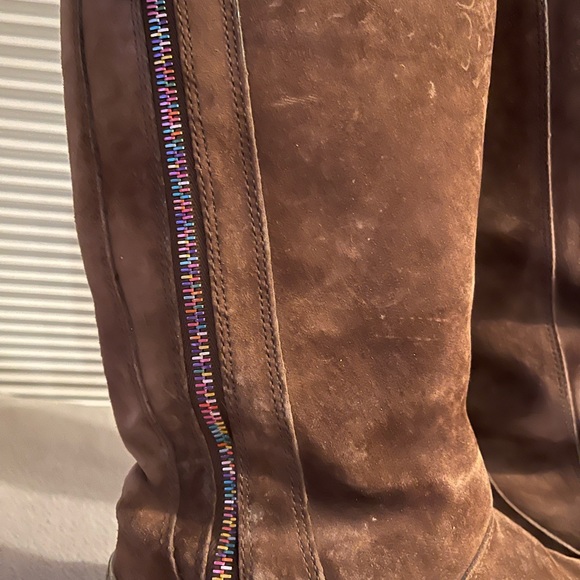 UGG boots -EUC - Picture 2 of 7